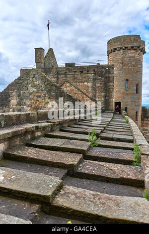 Die Ruinen von Linlithgow Palace befinden sich in der Stadt Linlithgow, West Lothian, Schottland Stockfoto