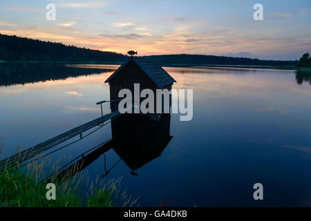 Heidenreichstein Anglerhütte, Karpfenteich Winkelauerteich in der Natur park Heidenreichsteiner Moor bei Sonnenuntergang Österreich Niederöst Stockfoto