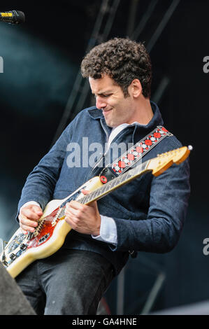 BELFAST, NORDIRLAND. 29. Juni 2016 - Guitrarist Freddie Cowan von West Londoner Indie-Rock-Band "The Vaccines" Belsonic Music Festival Stockfoto