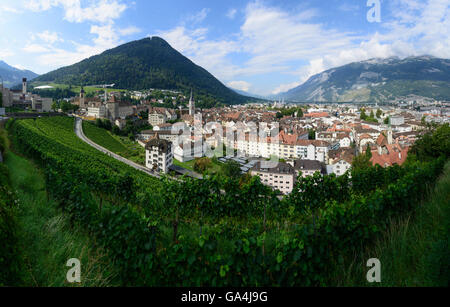 Churer Altstadt, mit Blick auf Weinberge im Vordergrund der Schweiz Graubünden, Graubünden Stockfoto