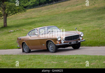 1971 70s Volvo 1800 es in brauner Bronze in Leighton Hall, Carnforth, Lancashire, Lakeland Classic Car Rally - Sonntag, 5th. Juli 2015. Organisiert von Mark Woodward Classic Events, ist dies nur eine von 12 Shows, die an verschiedenen Orten im Land stattfinden und über 400 Oldtimer zeigen. Stockfoto