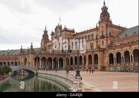 Plaza de Espana in Sevilla im Weitwinkel Stockfoto