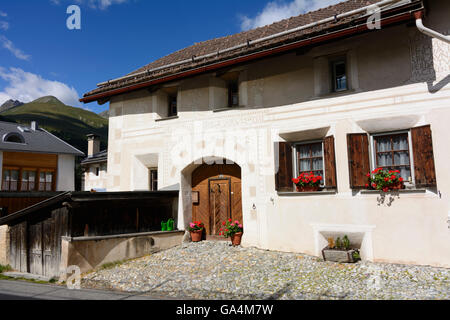 La Punt-Chamues-ch Haus im Engadiner Stil der Schweiz Graubünden, Graubünden Oberengadin, Oberengadin Stockfoto