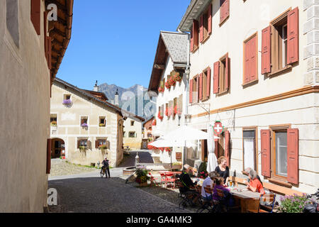 Guarda mit Sgraffito geschmückt Häuser der Schweiz Graubünden, Graubünden Unterengadin, Unterengadin Stockfoto