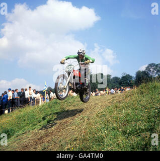 Brian Wade (Großbritannien) auf einem Greeves 24TJSB beim internationalen Moto-Cross Grand Prix im Dodington Park, Gloucestershire Stockfoto
