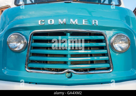 Vintage Commer Ice Cream Van Frontgrill und Scheinwerfer Stockfoto