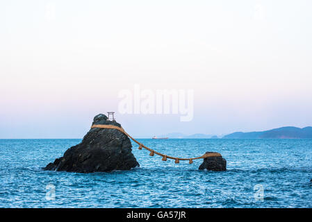 Das Ehepaar Felsen oder Meoto-Iwa, in Ise, Japan Stockfoto