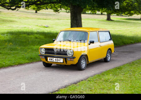 1978 70s Leyland Cars Mini clubman 1100 bei Leighton Hall Classic Car Rally, Carnforth, Lancashire, Großbritannien. 3rd. Juli 2016. Die jährliche Oldtimer-Rallye findet in der prächtigen Leighton Hall in Carnforth in Lancashire statt. 1970s britische Klassiker Sportwagen von MG bis zu amerikanischen Muscle Cars wie die Dodge Vipers & Ford Mustangs. Die Zuschauerveranstaltung zog Tausende von Besuchern in diesen malerischen Teil des Landes an der Nordwestküste Englands. Stockfoto