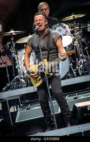 Mailand Italien. 3. Juli 2016. Die amerikanischen Rock-Legende Bruce Springsteen führt live auf der Bühne im Stadio San Siro während "The River Tour 2016" Credit: Rodolfo weitertransferiert/Alamy Live News Stockfoto
