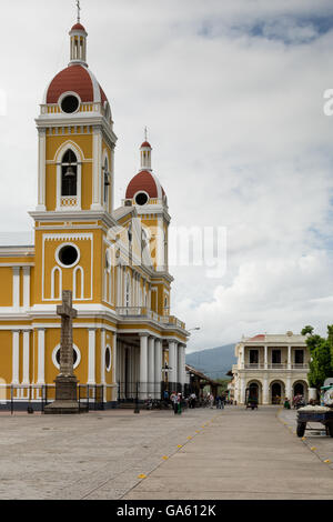 Granada in Nicaragua: unsere Liebe Frau von der Himmelfahrts-Kathedrale im Central park Stockfoto