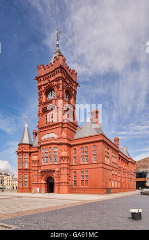 Das Pierhead Gebäude, Cardiff Bay, ursprünglich die Büros der Bute Dock Company und jetzt Teil der walisischen Nationalversammlung Stockfoto