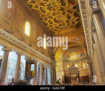 Innenraum der Basilika Di Santa Maria Maggiore. Stockfoto