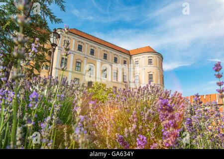 Schloss Mikulov in Süd-Mähren, Tschechien, Europa. Schloss Mikulov im Sommer. Stockfoto