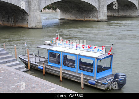 Basel, Fluss Rhein Taxi Boot / Schiff Stockfoto