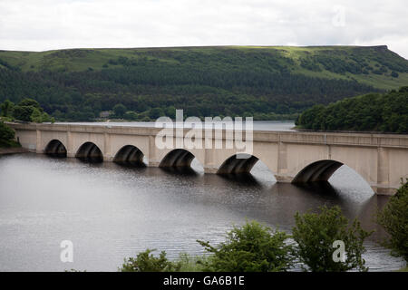 Ladybower Vorratsbehälter ist eine große y-förmigen Reservoir, die niedrigste der drei in der oberen Derwent Valley in Derbyshire, England. Stockfoto