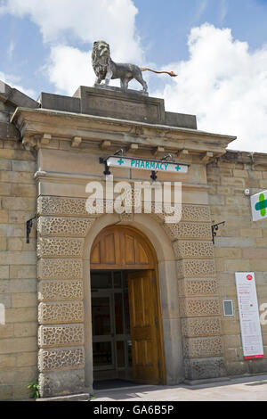 Apotheke in Glossop Bahnhof im Peak district Stockfoto