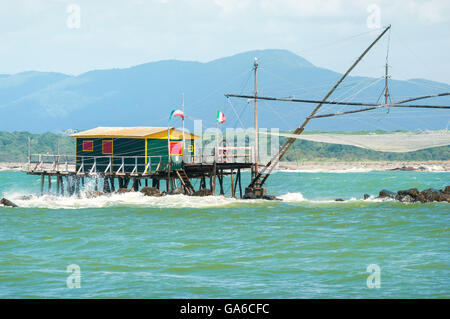 Angeln-Hütte in das Meer, Marina di Pisa Italien. Stockfoto