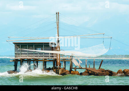 Angeln-Hütte in das Meer, Marina di Pisa Italien. Stockfoto