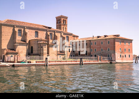 Kirche des Hl. Dominikus gebaut auf einer Insel in Chioggia, Venedig, Italien. Stockfoto