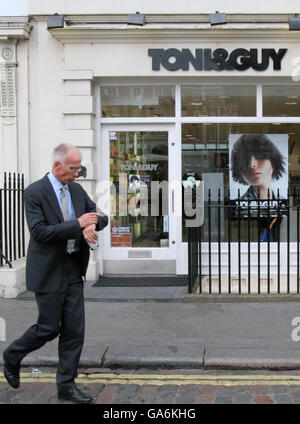 Allgemeine Ansicht eines Toni & Guy Friseurs in Covent Garden, im Zentrum von London. Stockfoto