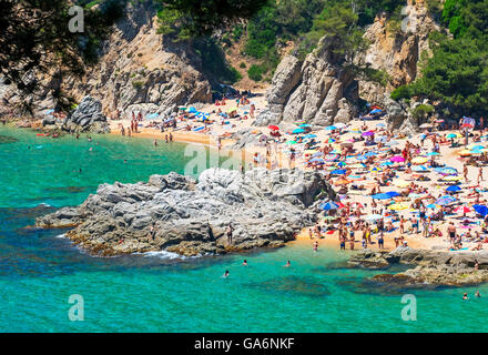 FKK-Strand von Playa Cala Sa Boadella in der Nähe von Lloret de Mar, Costa Brava, Spanien Stockfoto