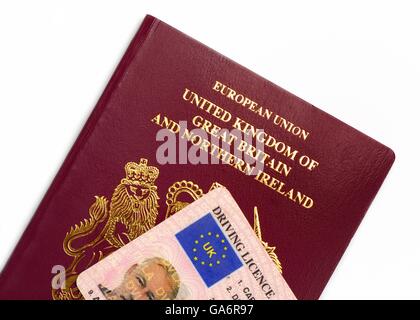 Einen britischen Pass und europäischer Führerschein Stockfoto