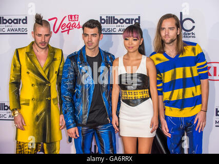 (L-R) Aufnahmekünstler Cole Whittle, Joe Jonas, JinJoo Lee und Jack Lawless von DNCE bei den Billboard Music Awards in Las Vegas Stockfoto