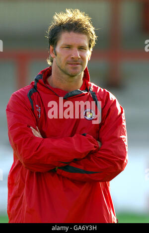 Fußball - freundlich - Ebbsfleet United gegen Millwall - Stonebridge Road. Alan Kimble, Stellvertretender Manager von Ebbsfleet United Stockfoto