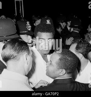 Boxing - Schwergewichts-Titel würde - Muhammad Ali V Henry Cooper - Highbury-Stadion, London Stockfoto