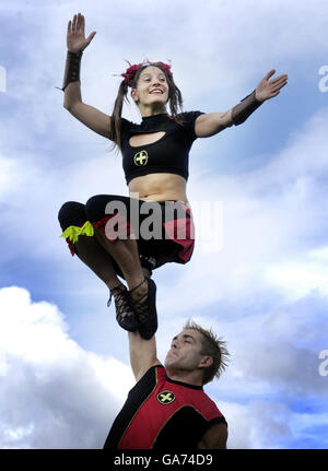 Edinburgh Fringe Festival. The Dream State Circus treten im Fringe Sunday in The Meadows, Edinburgh, auf. Stockfoto