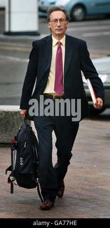 Chris Langham Trial. Comedy-Star Chris Langham trifft am Maidstone Crown Court in Kent ein. Stockfoto