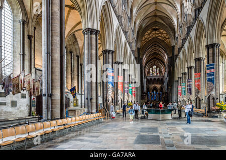 Salisbury, UK - 16. August 2015: Innenansicht der Kathedrale von Salisbury. Der Jungfrau Maria gewidmet. Stockfoto