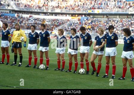 (L-R) die schottischen Mannschaften: Graeme Souness, Alan Rough, Frank Gray, David Narey, Gordon Strachan, John Robertson, Joe Jordan, Steve Archibald, Alan Hansen, John Wark, Willie Miller (nicht im Bild) Stockfoto