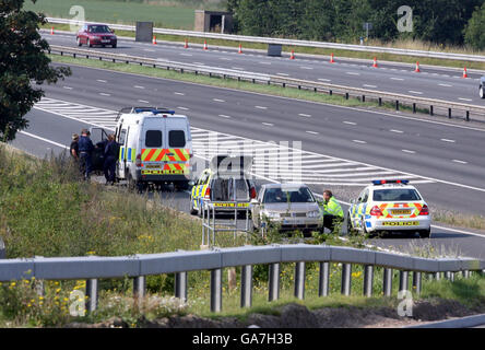 Schüsse auf Polizeiauto Stockfoto