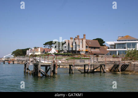 Das Heim (Mitte) von Portsmouth Football Club Manager Harry Redknapp auf Sandbanks. Stockfoto