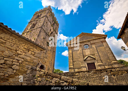 Alte steinerne Wahrzeichen Stadt Hum, Istrien, Kroatien Stockfoto