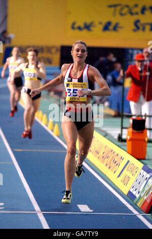 Leichtathletik - Norwich Union AAA Indoor Championships - Cardiff. Catherine Murphy tritt beim 400-m-Rennen der Frauen an. Stockfoto