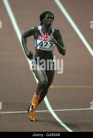 Leichtathletik - IAAF Leichtathletik-Weltmeisterschaften - Osaka 2007 - Nagai-Stadion. Die britische Christine Ohuruogu während ihrer Hitze im 400-m-Halbfinale der Frauen Stockfoto