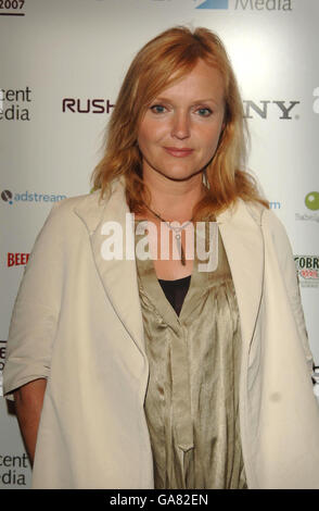 Miranda Richardson kommt beim neunten Rushes Soho Short Film Festival an, das im Cafe de Paris am Leicester Square im Zentrum von London stattfindet. Stockfoto