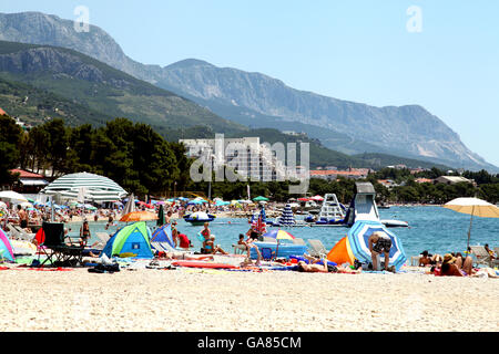 Makarska Kroatien eines der Badeort Städte für Touristen Sonnen Stockfoto