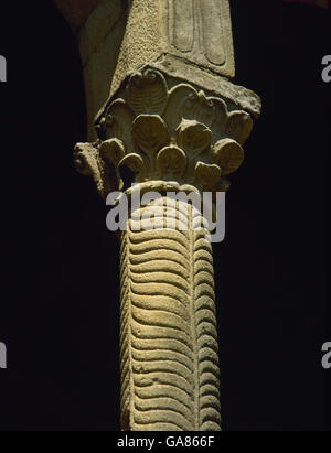 St. Marienkirche am Monte Naranco. Vorromanischen Asturian Architektur. Detailspalte. Oviedo, Asturien, Spanien. Stockfoto