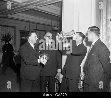 Fußball - FA-Cup-Finale - Arsenal gegen Liverpool - Feier Mahlzeit - Cafe Royal Regent Street, London Stockfoto