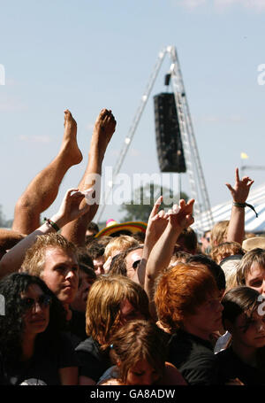 Das Publikum beim Carling Reading Festival 2007 in Reading, Berkshire. Stockfoto