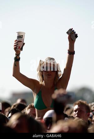 Carling Reading Festival 2007. Das Publikum beim Carling Reading Festival 2007 in Reading, in der Grafschaft von Reading. Stockfoto