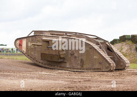 Mark IV Replica World War ein Tank beim Tankfest 2016 wie in dem Film War Horse verwendet Stockfoto