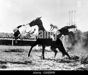 Pferderennen Sie - Grand National - Aintree - 1946 Stockfoto