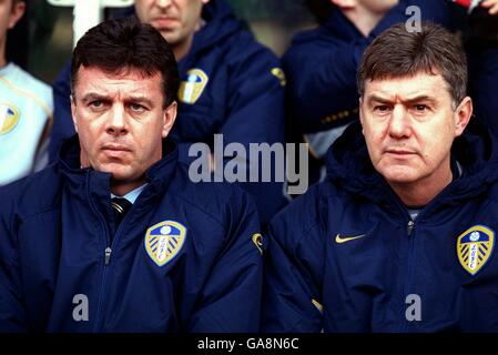 Fußball - FA Barclaycard Premiership - Middlesbrough / Leeds United. David O'Leary (l), Manager von Leeds United, und sein Assistent Brian Kidd (r) Stockfoto