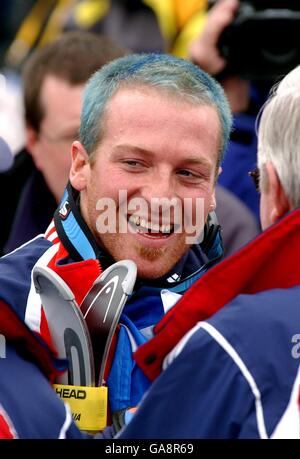 Alain Baxter feiert den Sieg der Bronzemedaille für Großbritannien Die erste olympische Medaille im alpinen Skisport Stockfoto