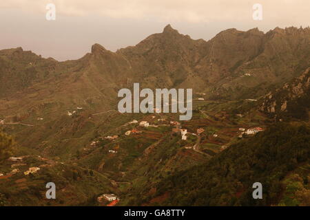 Die Montanas de Anaga im Nordosten der Insel Teneriffa auf die Inseln der Kanaren Spanien im Atlantik. Stockfoto