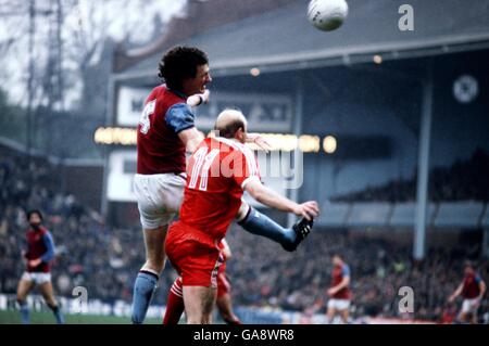 Fußball - Football League Division One - Aston Villa V Middlesboro Stockfoto